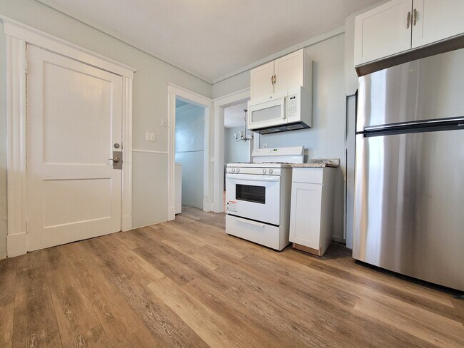 Building Photo - 15 Wachusett St