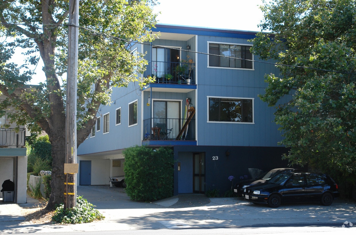 Primary Photo - 23 N El Camino Real