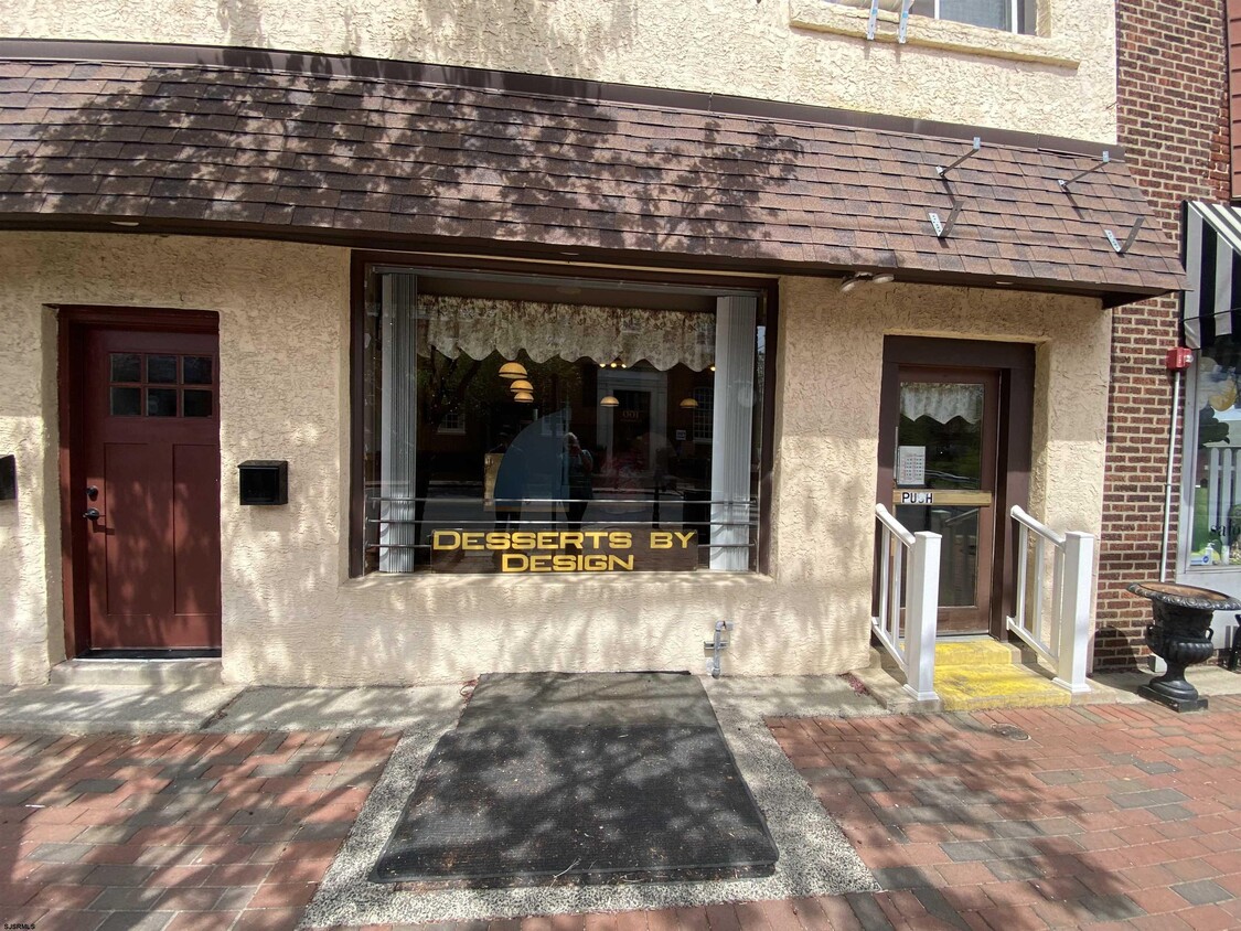 Primary Photo - 105 W Merchant St