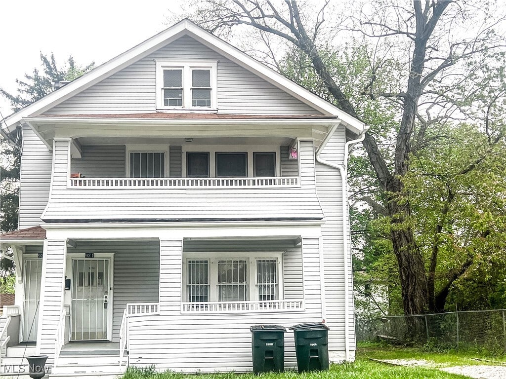 923 Baughman St Akron, OH 44320 – photo 1