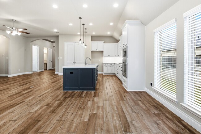 Building Photo - 6927 Pondhawk Dr