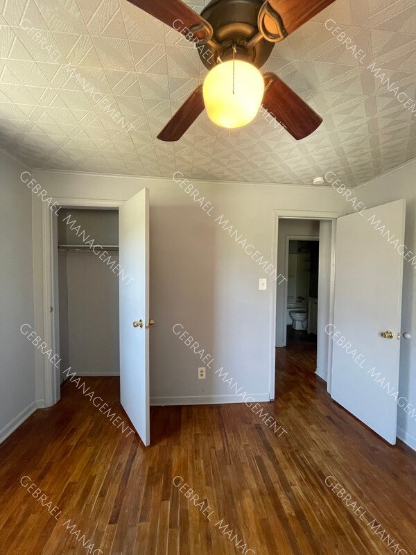 Foto del edificio - 748 Barrie Ave