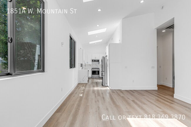 Building Photo - 1851 W Mountain St