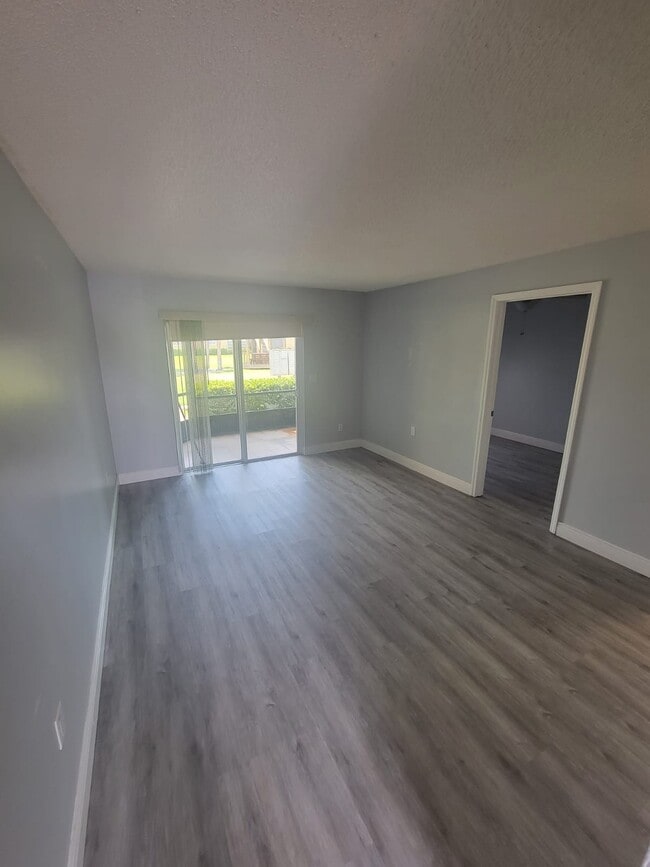 1000 Lake of the Woods Blvd Unit b102, Fern Park, FL 32730 Condo for