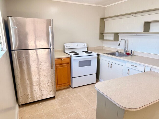 Foto del edificio - 3 Bedroom / 1 Bath House in Wailuku for rent!