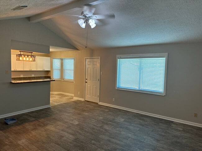 Foto del edificio - 3214 White Sail