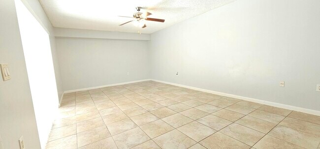 Foto del edificio - 539 Green Springs Pl