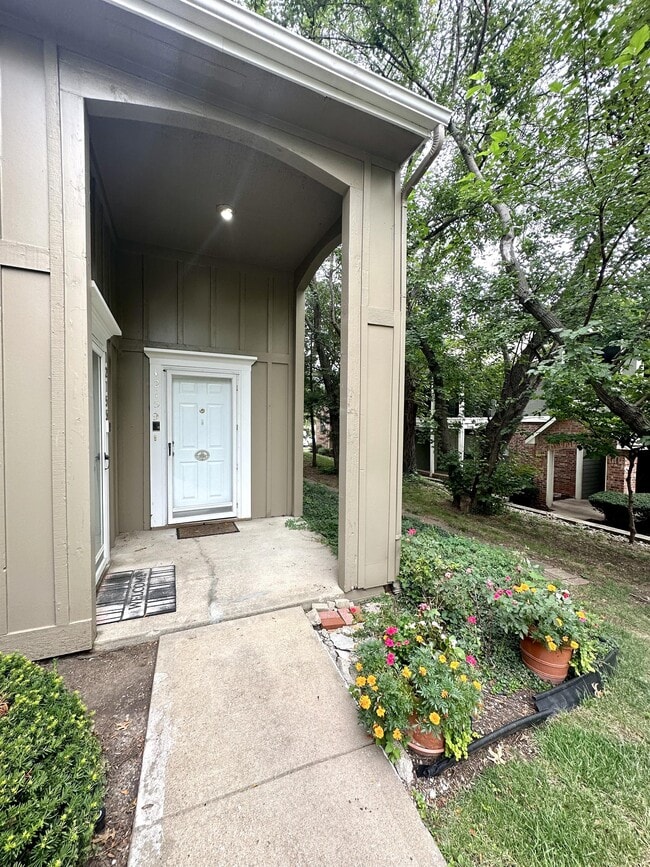 Foto del edificio - 12159 Hayes St