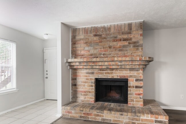 Building Photo - 10555 Turtlewood Ct