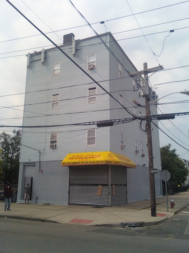 Building Photo - 337-339 Johnston Ave