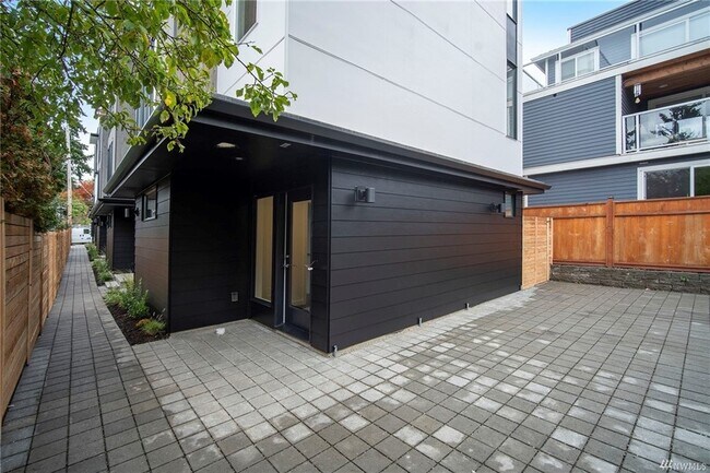 Foto del edificio - 4226 Midvale Ave N