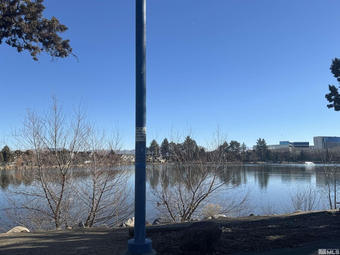 Primary Photo - 2125 Lakeside Dr