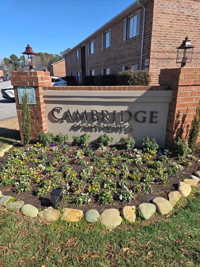 Building Photo - Cambridge Apartments of Florence