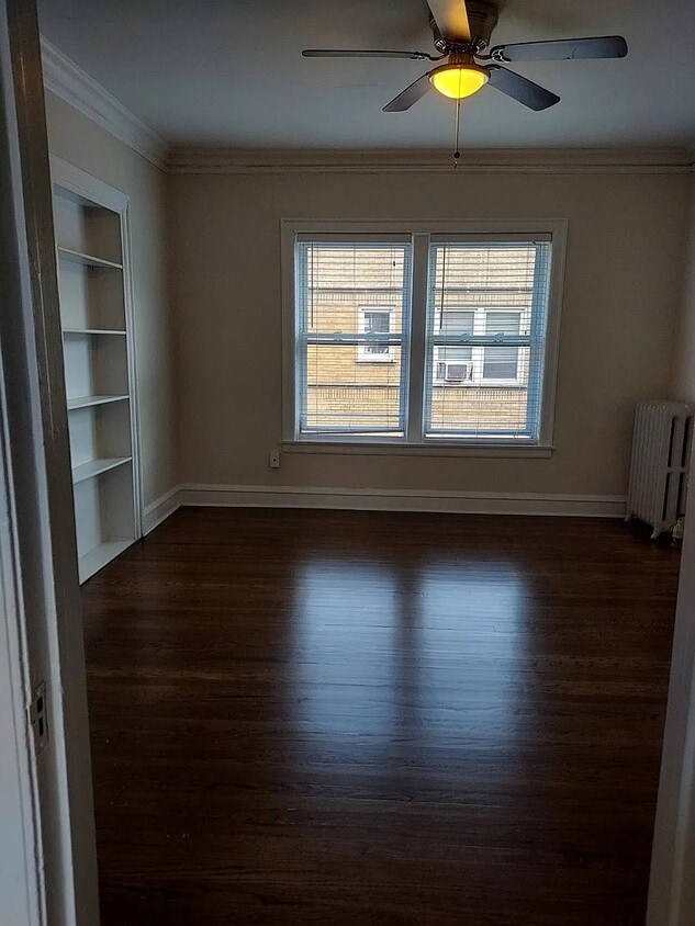 Foto del edificio - 5740 S Stony Island Ave