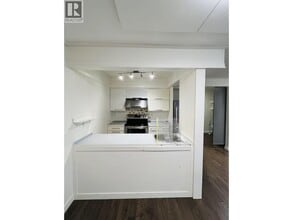 Building Photo - 8120 Colonial Dr