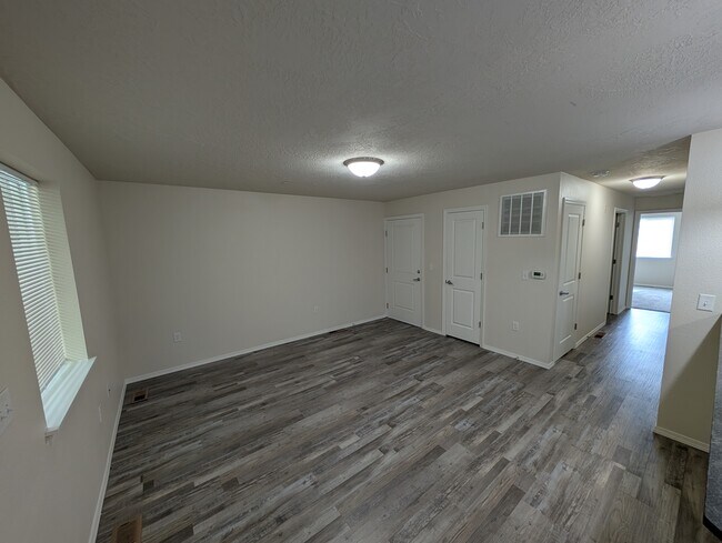 Foto del edificio - 1360 S Edgewater Cir