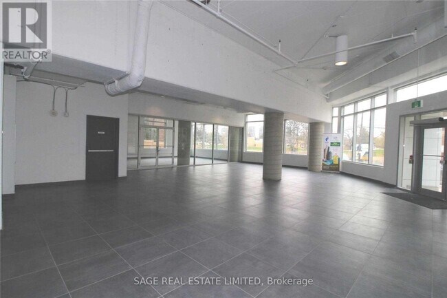 Photo du bâtiment - 158 King St N