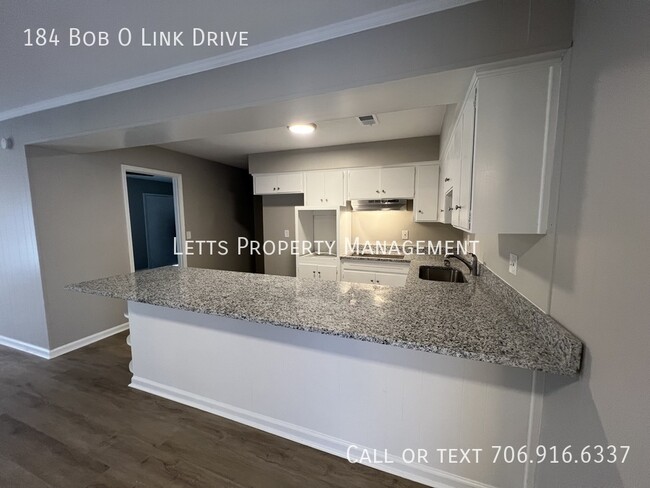 Building Photo - RENOVATED RENTAL READY!!