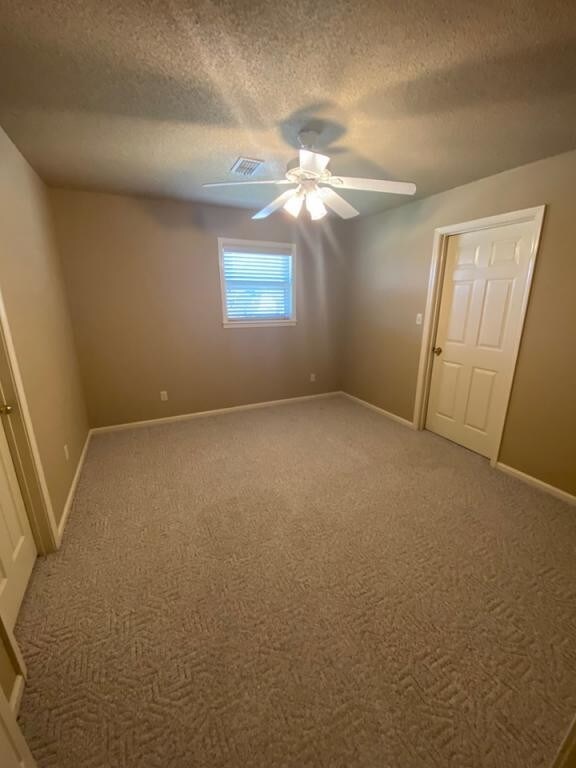 Building Photo - 915 Linwood Dr