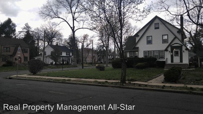 Foto del edificio - 3 br, 1 bath House - 444 Randolph Rd