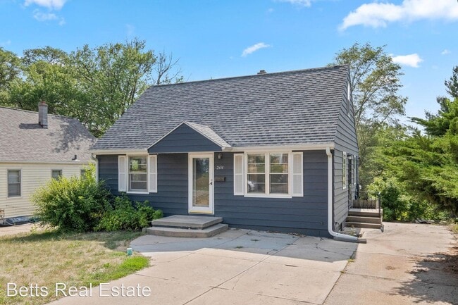 Building Photo - 3 br, 1.5 bath House - 2614 N 70TH AVENUE