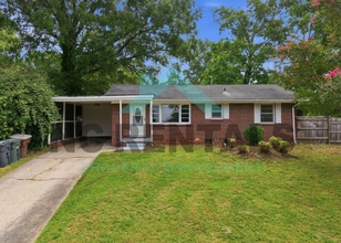 Building Photo - 1800 Woodmere Dr