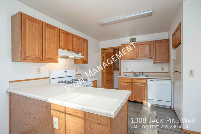 Foto del edificio - 1308 Jack Pine Way