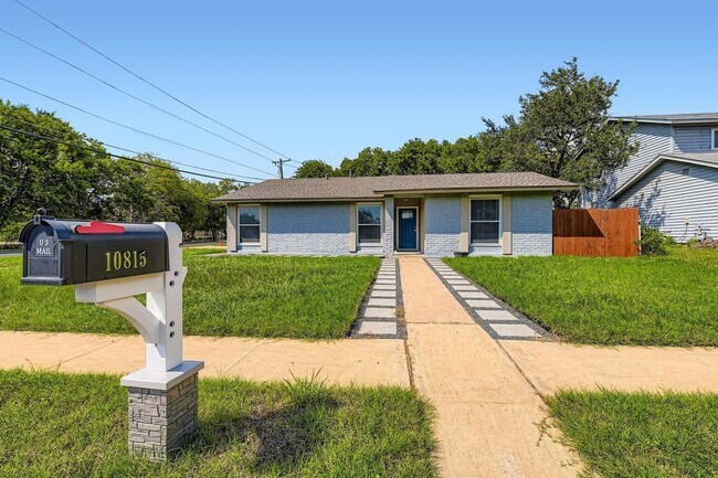 Foto del edificio - 10815 Lambert Cir