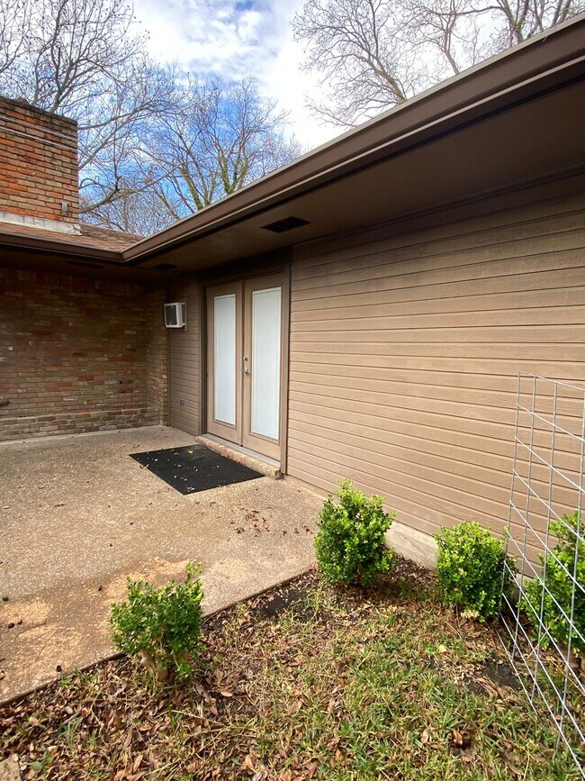 Back door - 5412 N General Bruce Dr
