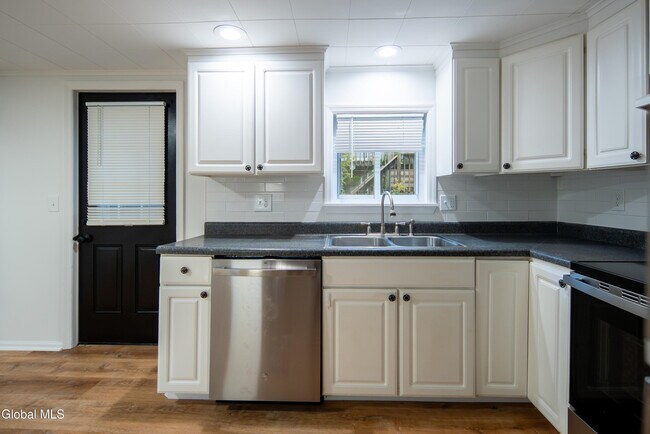 Foto del edificio - 37 Undine St