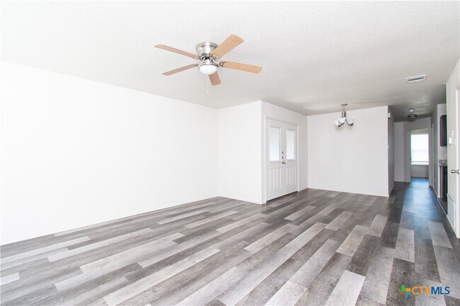 Foto del edificio - 1308 Liberation Ln