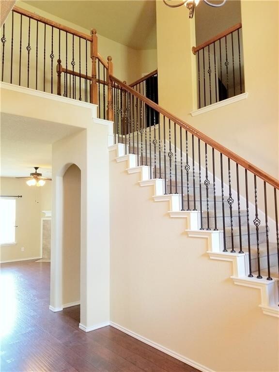 Building Photo - 10305 Bradshaw Dr