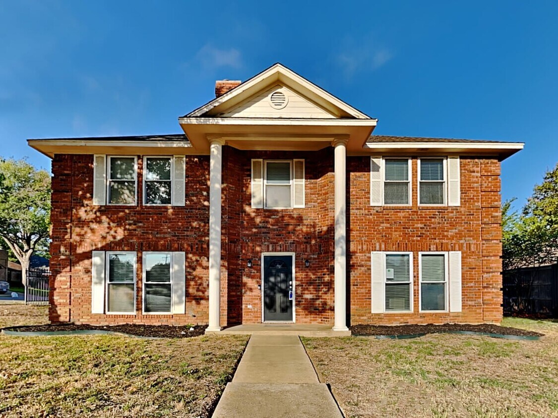 3901 Cedar Ridge Dr House Rental in Bedford, TX