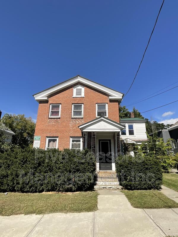 Building Photo - 406 North St