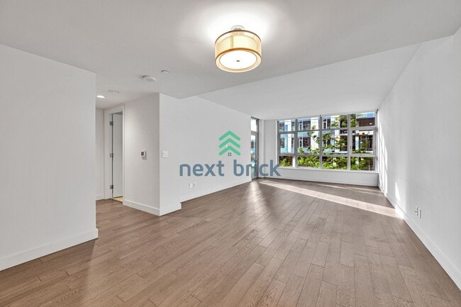 Building Photo - A beautiful 1 bedrooms and 1 bathrooms house
