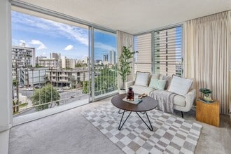 Building Photo - 1702 Kewalo St