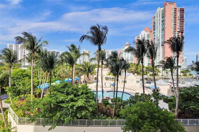Foto del edificio - 3340 NE 190th St