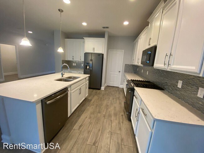 Building Photo - 3 br, 2 bath House - 2445 Verde View Dr.