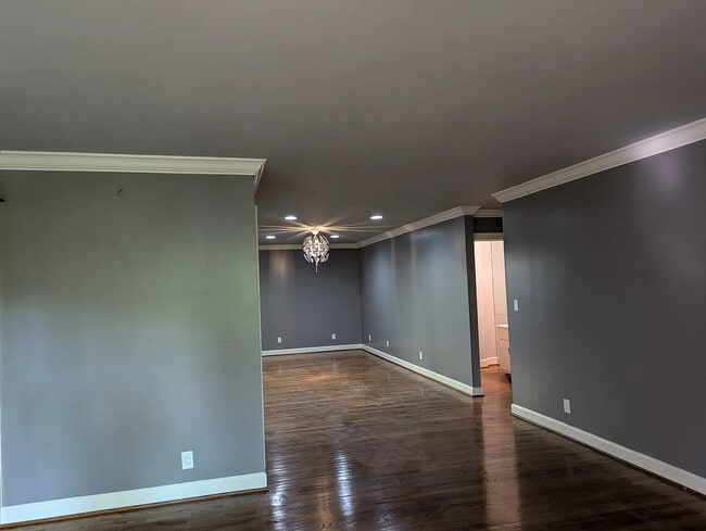 Building Photo - 505 Winding Way