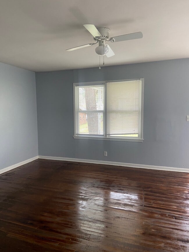 Building Photo - 208 15th Ave SW