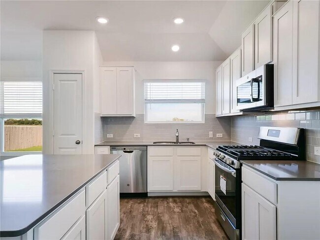 Foto del edificio - 112 Concho Brook Bnd