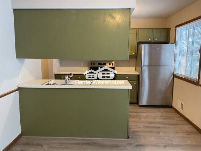 Foto del edificio - Available now - like new 2 bed 1 bath duplex in Saint Paul - Battle Creek