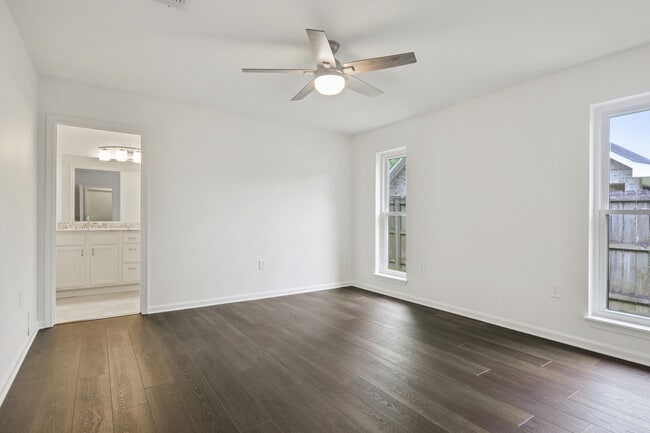 Foto del edificio - 7738 Menlo Dr