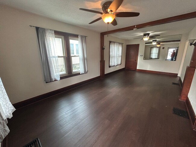 Building Photo - 2543 Cedar St