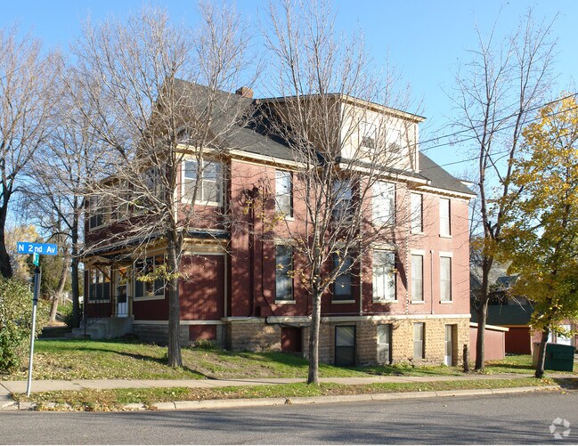 Foto del edificio - 200 Cedar Lake Rd