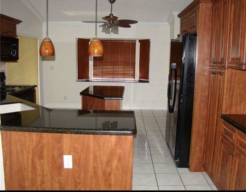 Foto del edificio - 5367 Pine Cir