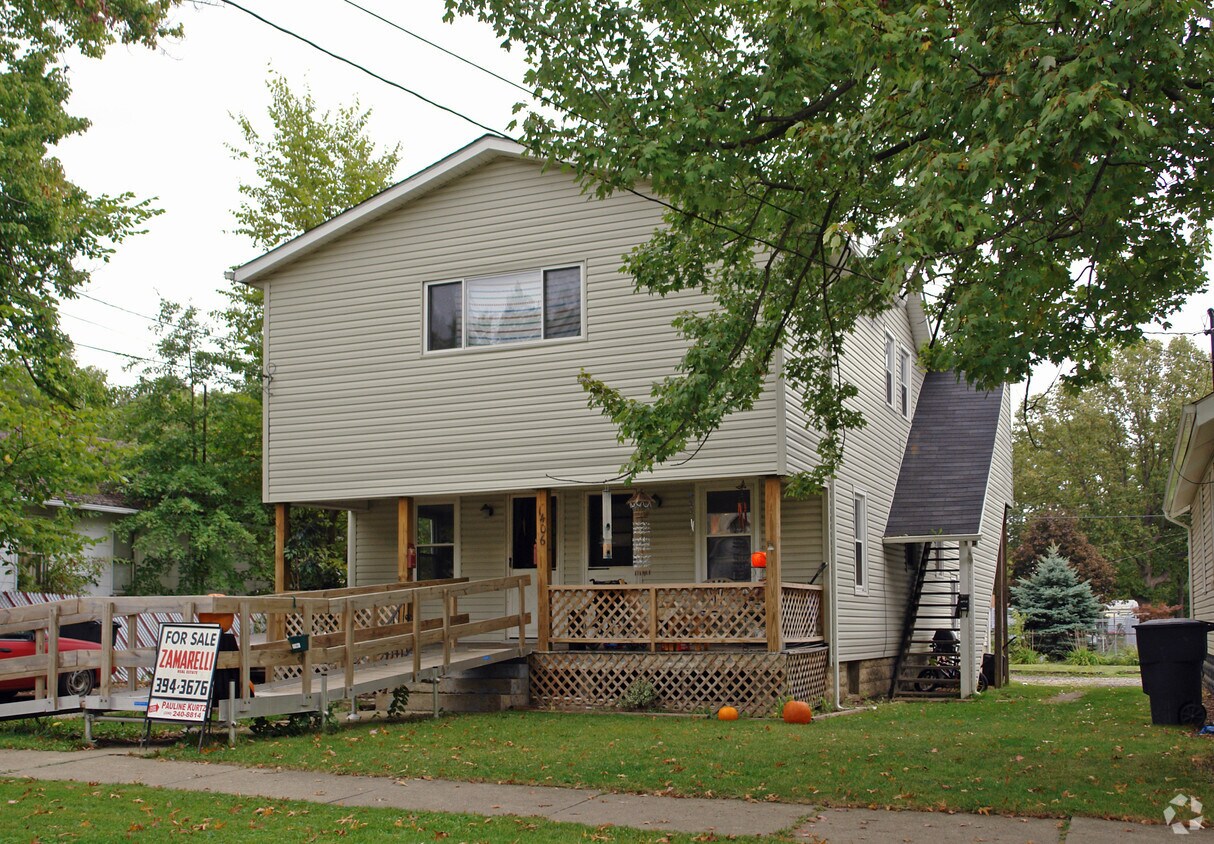 13961406 Maxwell Ave, Warren, OH 44485 Apartments in Warren, OH