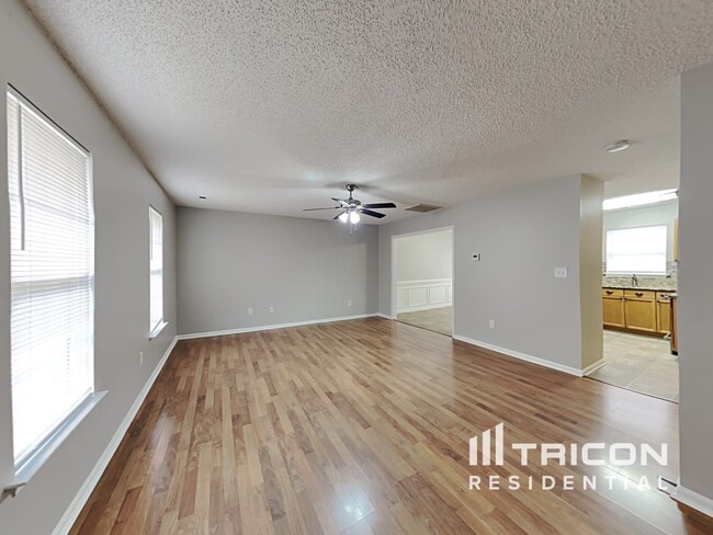 Building Photo - 2404 Ivy Run Dr