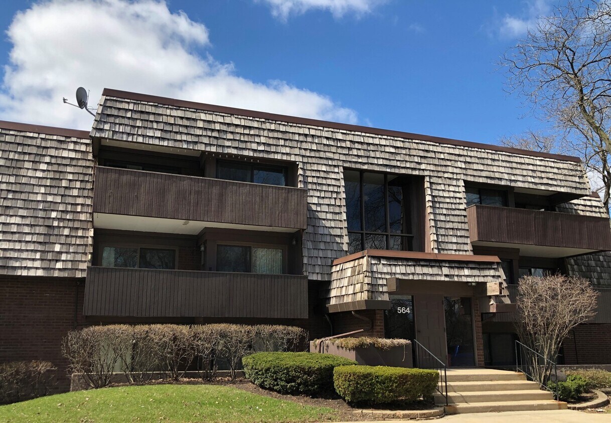 Primary Photo - 564 Timber Ridge Dr