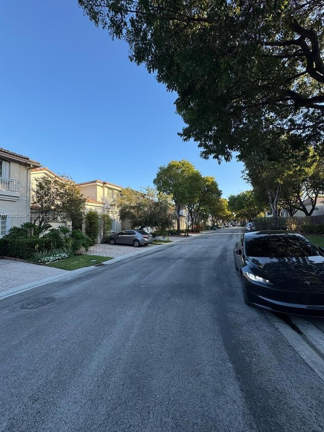 Foto del edificio - 6861 NW 107 Ct